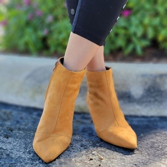 Women's Mocha Pointy Toe Ankle Boots - Picture 5 of 6